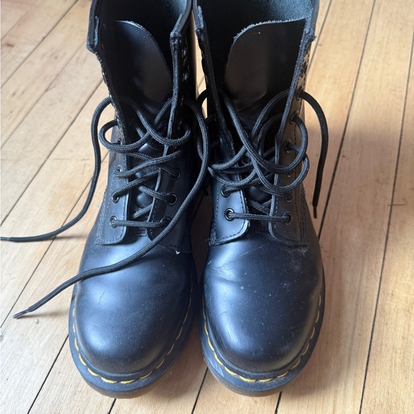 Dr. Martens boots - Picture 2 of 6